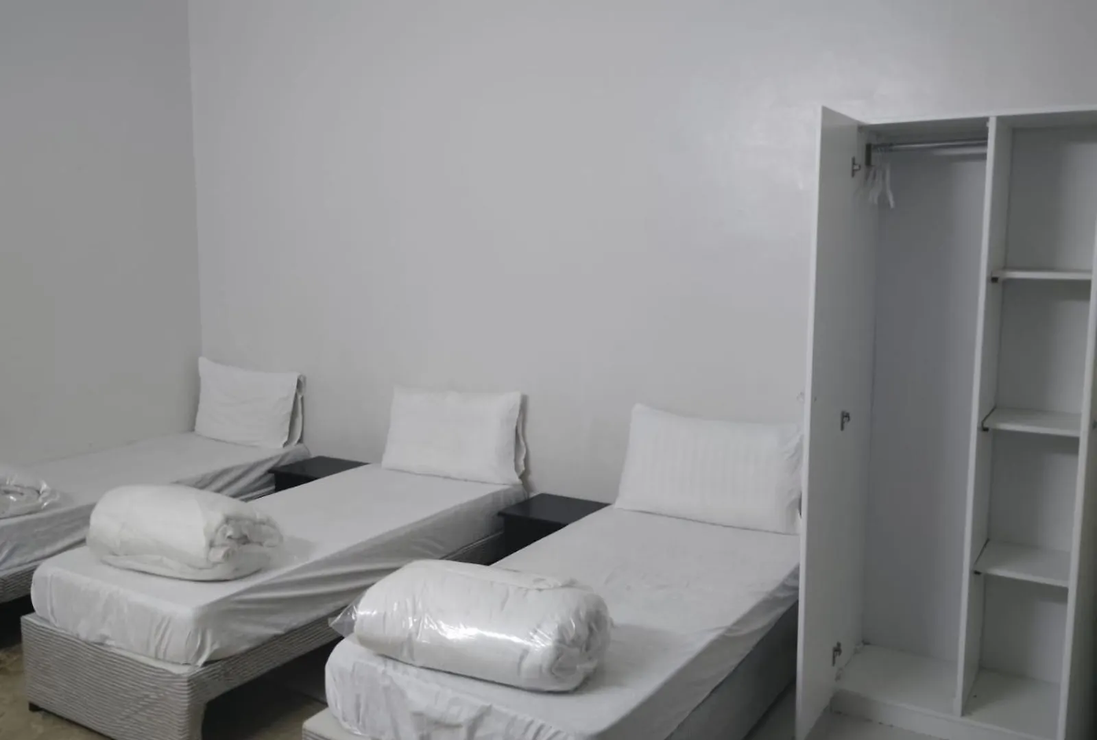 غرفة مكة 10 دقائق مشي للحرم عمارة الإلهام و يوجد مواقف سيارات Room Makkah 10 Minutes To Alharam Walk Elham Building And Have Parking Car Mecca